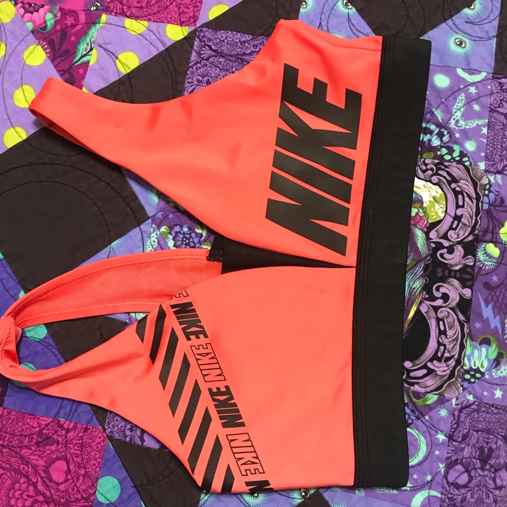 Nike Pro Sports Bra